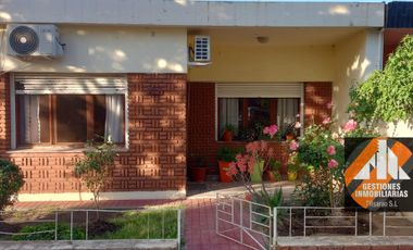 VENDO EXCELENTE CASA- ZONA CENTRO - TILISARAO