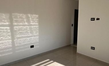 CASA ESTILO MINIMALISTA DE 5 AMBIENTES