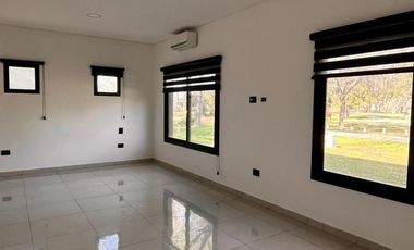 CASA ESTILO MINIMALISTA DE 5 AMBIENTES
