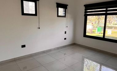 CASA ESTILO MINIMALISTA DE 5 AMBIENTES