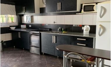 Excelente duplex 4 amb. con fondo libre PERMUTO