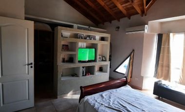 Excelente duplex 4 amb. con fondo libre PERMUTO
