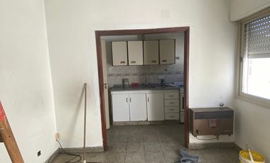 VENTA PH 2 AMBIENTES CASTELAR