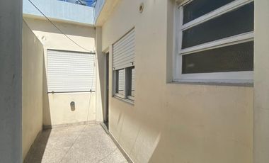 VENTA PH 2 AMBIENTES CASTELAR