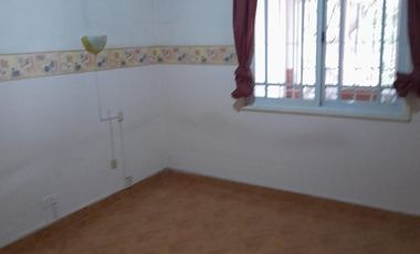 Casa de cinco ambientes a la venta en José C Paz