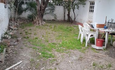 Casa de cinco ambientes a la venta en José C Paz