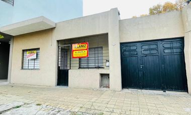 ALQUILO CASA EN MERLO CENTRO
