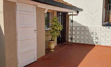 Venta de ph tipo casa al frente de cuatro ambientes en Haedo Norte