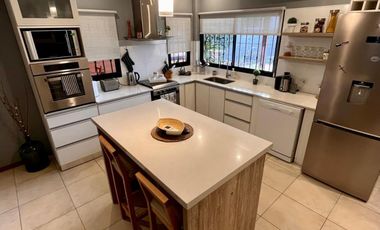 Casa de 5 AMBIENTES en venta
