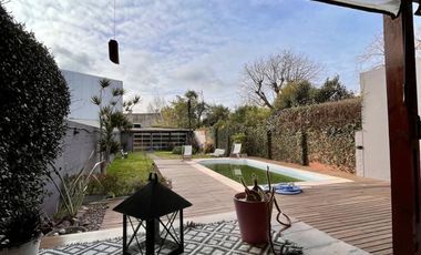 Casa de 5 AMBIENTES en venta