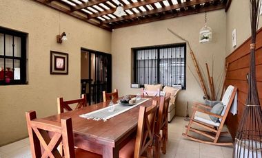 Casa de 5 AMBIENTES en venta