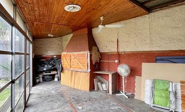 Casa de 5 AMBIENTES en venta