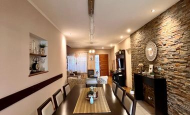 Casa de 5 AMBIENTES en venta