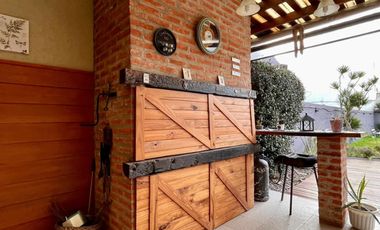 Casa de 5 AMBIENTES en venta