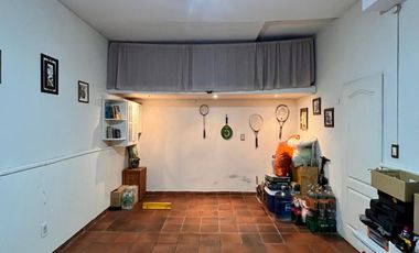 Casa de 5 AMBIENTES en venta