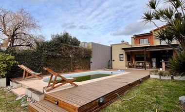 Casa de 5 AMBIENTES en venta
