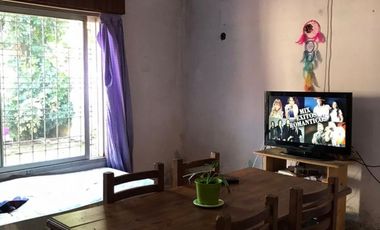 casa de tres ambientes con local