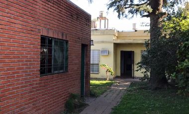 casa de tres ambientes con local