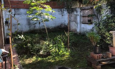 casa de tres ambientes con local