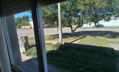 VENTA de hermosa casa, muy luminosa y cómoda, en la localidad de Villa Iris