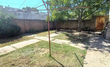 VENTA de hermosa casa, muy luminosa y cómoda, en la localidad de Villa Iris