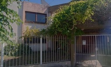 VENDO CHALET 7 AMBIENTES