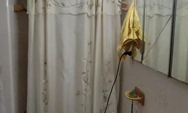 CASA 3 AMB. CON PARQUE, COCH. Y DPTO. 2 AMB. S/LOTE PROPIO EN VENTA EN LANUS E.