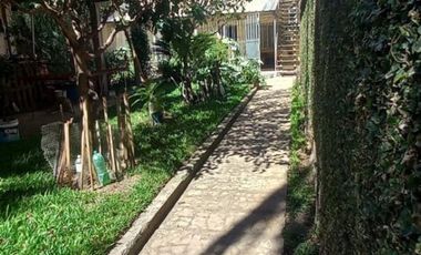 CASA 3 AMB. CON PARQUE, COCH. Y DPTO. 2 AMB. S/LOTE PROPIO EN VENTA EN LANUS E.