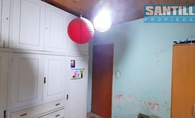 CASA DE 4 AMBIENTES SOBRE LOTE DE 495 MTS2 - VILLA LUZURIAGA