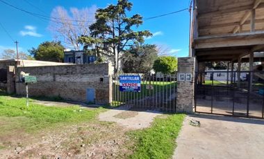 CASA DE 4 AMBIENTES SOBRE LOTE DE 495 MTS2 - VILLA LUZURIAGA