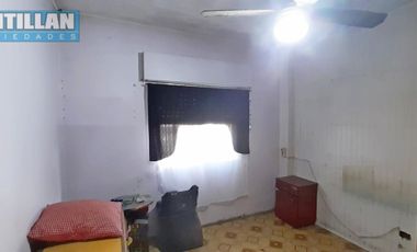 CASA DE 4 AMBIENTES SOBRE LOTE DE 495 MTS2 - VILLA LUZURIAGA