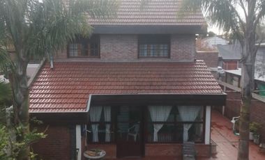 Chalet 5 Ambientes con Cochera y Parque en Venta en Colinas de Peralta Ramos