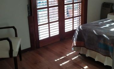 Chalet 5 Ambientes con Cochera y Parque en Venta en Colinas de Peralta Ramos