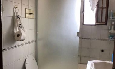 CASA DE 4 AMBIENTES CON PILETA.