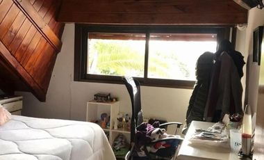 CASA DE 4 AMBIENTES CON PILETA.