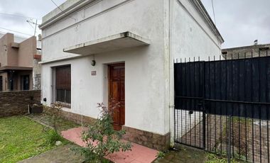 Casa de 3 AMBIENTES en alquiler