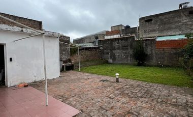 Casa de 3 AMBIENTES en alquiler