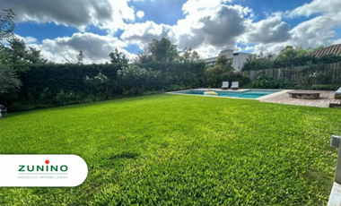 Hermosa casa a la venta en exclusivo country