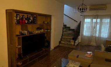 ALQUILER DE CASA DE 4 AMBIENTES