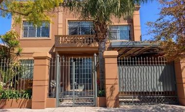 Inmejorable Inmueble de 5 Ambientes Con Cocheras y Piscina