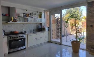 Inmejorable Inmueble de 5 Ambientes Con Cocheras y Piscina