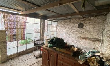 LOTE CON 2 VIVIENDAS EN VENTA - MORON SUR