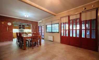 Excelente Chalet  con detalles de categoría en san justo . RETASADO OPORTUNIDAD. VENTA URGENTE
