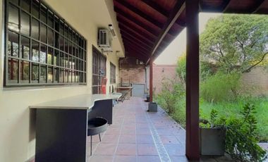Excelente Chalet  con detalles de categoría en san justo . RETASADO OPORTUNIDAD. VENTA URGENTE