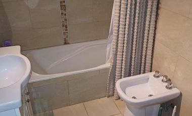 Amplio Chalet de 5 Ambientes Sobre Lote de 656 Mts en Pinamar Norte