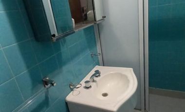 departamento de 2 ambientes pb al frente con patio