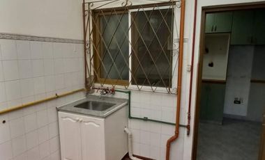 departamento de 2 ambientes pb al frente con patio
