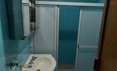 departamento de 2 ambientes pb al frente con patio