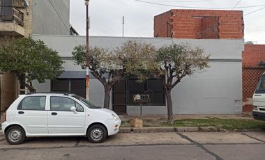 Casa En Venta San Justo 3 Amb. Con Patio
