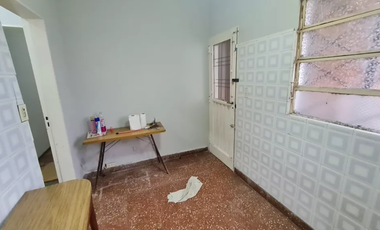 Oportunidad, Casa 3 Ambientes Y Galpón Al Fondo